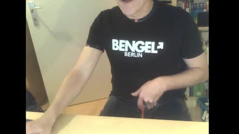 Snapshot of sneaxfreund chatting on January 26, 3:06 am sneaxfreund online show from January 26, 3:06 am