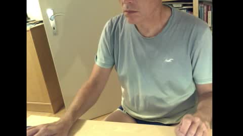 Snapshot of sneaxfreund chatting on October 12, 10:42 pm sneaxfreund online show from October 12, 10:42 pm