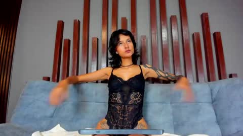 snner_velvet online show from April 28, 7:30 pm