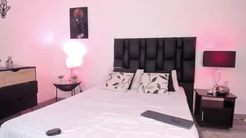 Snooky clintonn online show from February 21, 8:18 am