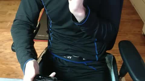 Snapshot of snooze85 chatting on April 20, 4:15 am Cbt-Slave online show from April 20, 4:15 am
