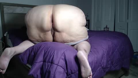 Snoqueen online show from January 8, 12:38 am