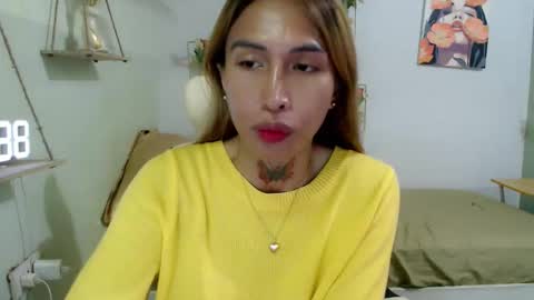 Snapshot of snow_2000 chatting on October 27, 7:12 am snow_2000 online show from October 27, 7:12 am