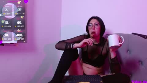 IG     OF red moonn online show from January 9, 2:40 pm