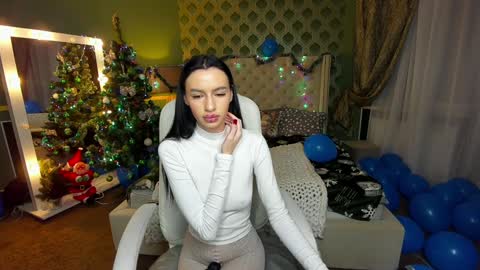 Snapshot of snow_whiteeex chatting on December 21, 11:02 pm snow_whiteeex online show from December 21, 11:02 pm