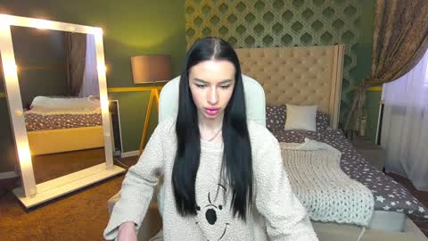 Snapshot of snow_whiteeex chatting on January 12, 6:49 am snow_whiteeex online show from January 12, 6:49 am