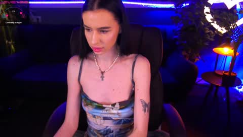 Snapshot of snow_whiteeex chatting on January 30, 2:36 pm snow_whiteeex online show from January 30, 2:36 pm