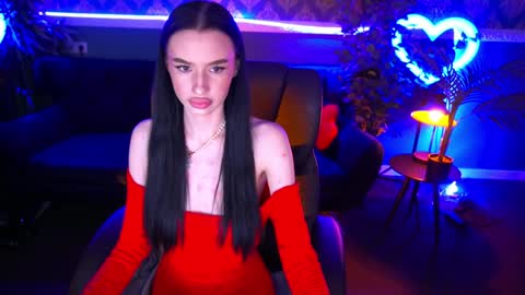 Snapshot of snow_whiteeex chatting on February 2, 7:46 pm snow_whiteeex online show from February 2, 7:46 pm