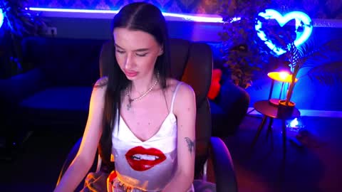 Snapshot of snow_whiteeex chatting on February 3, 4:57 am snow_whiteeex online show from February 3, 4:57 am