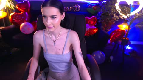 Snapshot of snow_whiteeex chatting on February 5, 5:31 pm snow_whiteeex online show from February 5, 5:31 pm