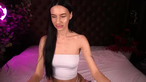 Snapshot of snow_whiteeex chatting on October 16, 6:14 am snow_whiteeex online show from October 16, 6:14 am