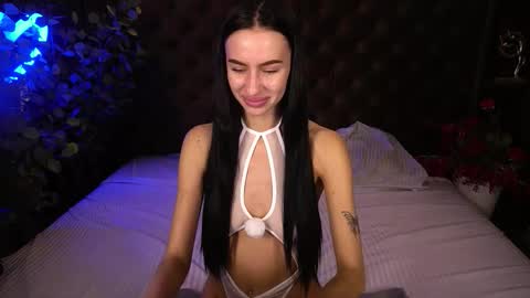 Snapshot of snow_whiteeex chatting on October 19, 5:52 am snow_whiteeex online show from October 19, 5:52 am