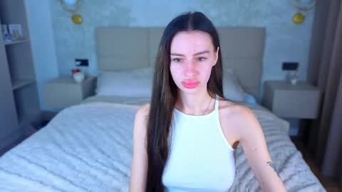 snow_whiteeex online show from June 7, 4:16 am