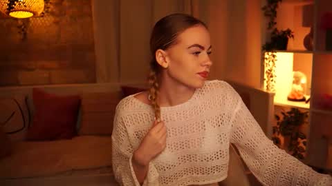 Hanna online show from December 18, 2:17 pm