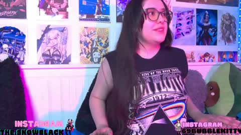 Snow and Bubble online show from March 10, 2:37 pm