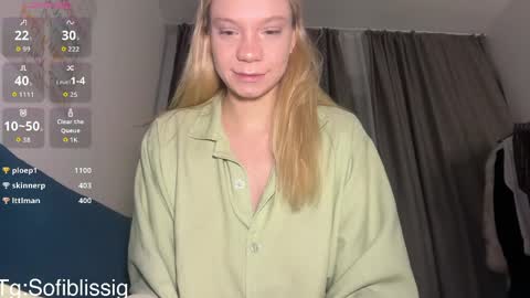 Snapshot of sof1bl1ss chatting on April 7, 10:53 pm Sofi online show from April 7, 10:53 pm