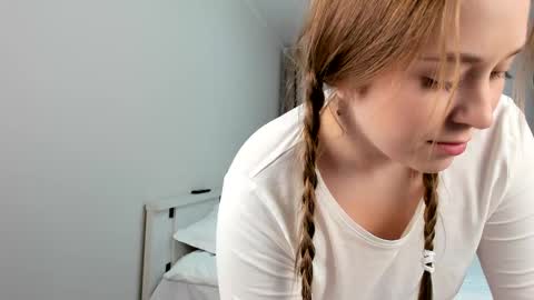 Sophy online show from December 22, 9:53 pm