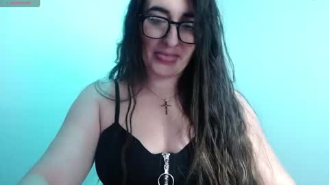 Soffi Betacur online show from July 13, 9:28 pm