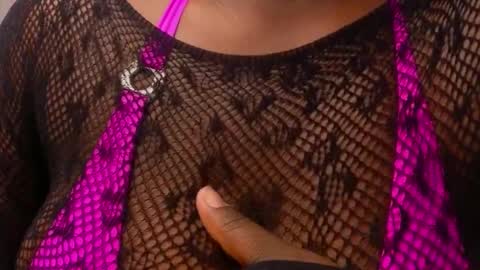 soffia_b online show from December 4, 9:45 pm