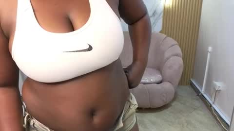 soffia_b online show from December 15, 8:46 pm