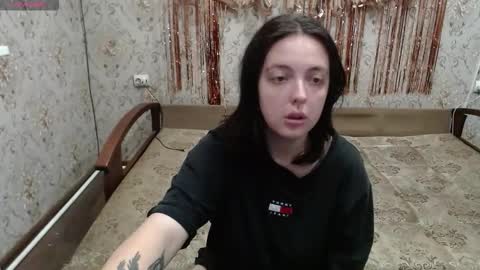 soffia_xo online show from September 23, 9:56 am