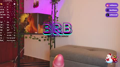 Snapshot of soffimoon_ chatting on January 8, 8:49 am IG Soffimoon I THANK YOU FOR LEAVING YOUR FOLLOW online show from January 8, 8:49 am