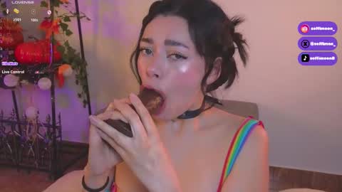 Snapshot of soffimoon_ chatting on November 21, 3:16 am IG Soffimoon I THANK YOU FOR LEAVING YOUR FOLLOW online show from November 21, 3:16 am