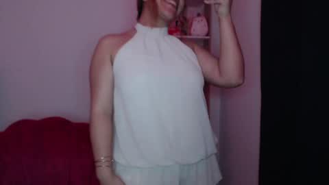 Snapshot of sofi4__ chatting on May 7, 4:29 am sofi online show from May 7, 4:29 am