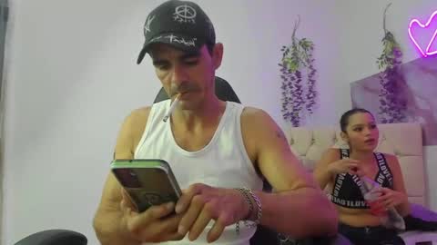 Snapshot of sofi_and_santy chatting on April 19, 12:43 am SOFI AND SANTY online show from April 19, 12:43 am