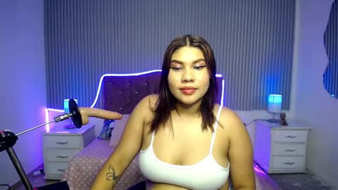 sofi_brunette_ online show from February 24, 4:54 am