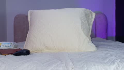 Snapshot of sofi_decker chatting on November 12, 11:54 am Sofia online show from November 12, 11:54 am