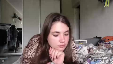 Snapshot of sofi_delightful chatting on April 28, 3:17 pm Sofi online show from April 28, 3:17 pm