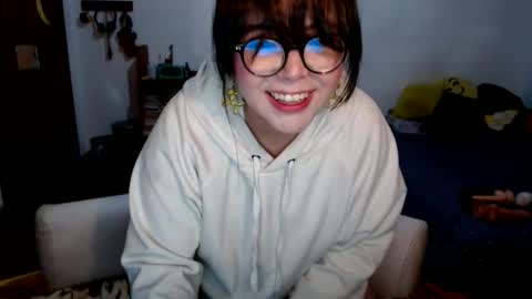 Sofi Lynch online show from June 9, 4:57 am