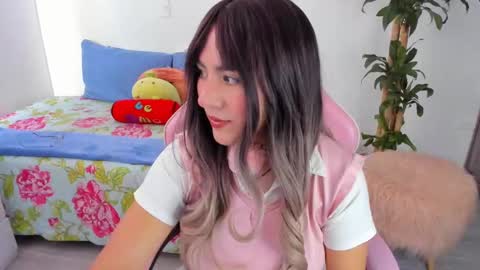 Snapshot of sofi_martinezz chatting on October 2, 8:49 pm Sophie online show from October 2, 8:49 pm