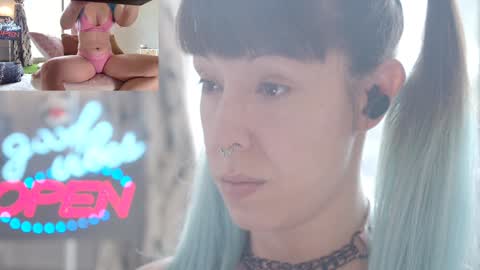 Sofi Mora online show from September 29, 2:00 pm