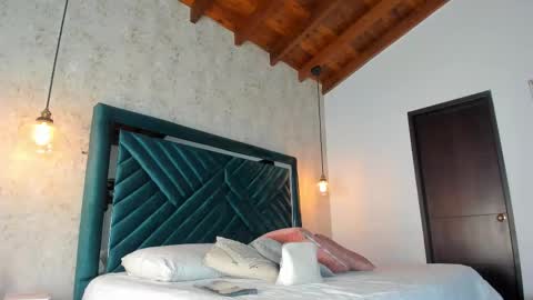 Sofi online show from October 31, 11:22 am