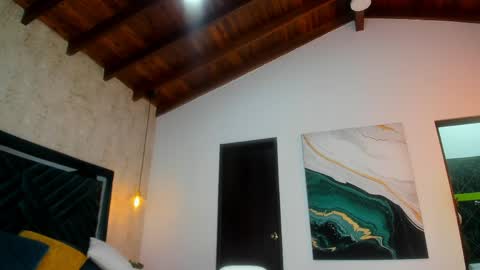 Sofi online show from April 5, 11:18 am