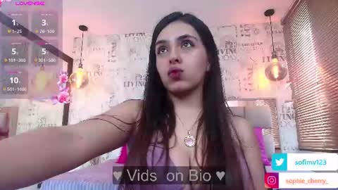 Snapshot of sofi_secrets chatting on July 27, 1:07 pm sofi_secrets online show from July 27, 1:07 pm
