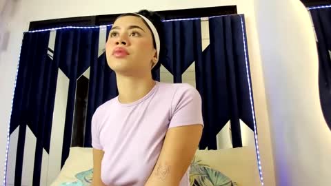 Snapshot of sofia1candyht chatting on December 7, 5:37 am SOFIA online show from December 7, 5:37 am