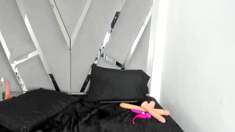 Snapshot of sofia1candyht chatting on February 10, 1:24 am SOFIA online show from February 10, 1:24 am