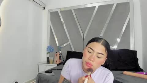 Snapshot of sofia1candyht chatting on February 20, 1:36 am SOFIA online show from February 20, 1:36 am