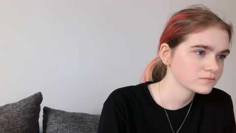 sofia bloomm online show from June 18, 8:36 am