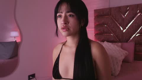 sofia gomes online show from April 10, 11:59 am