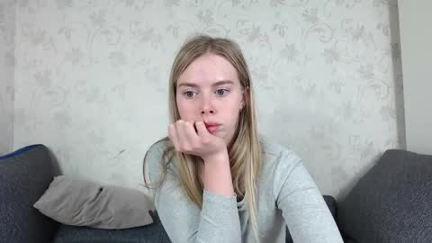 Sofia here online show from April 22, 12:02 am