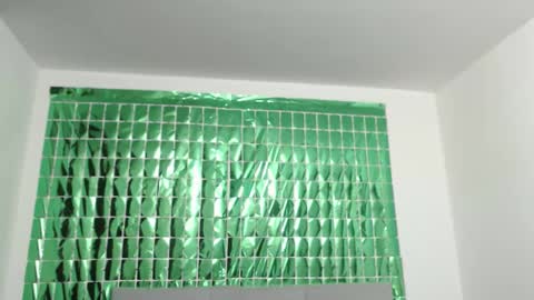 Snapshot of sofia_kilam chatting on December 6, 12:12 am sofia online show from December 6, 12:12 am