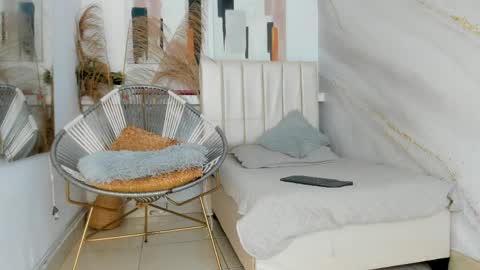 Sofi  online show from April 8, 7:58 pm