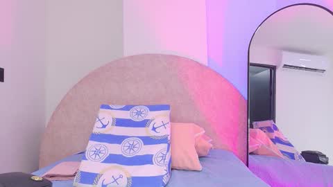 Snapshot of sofia_martinn chatting on November 25, 3:06 am Sofia online show from November 25, 3:06 am