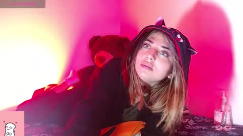 Snapshot of sofia_naughty18 chatting on February 14, 9:13 am Sofia Naughty18 online show from February 14, 9:13 am