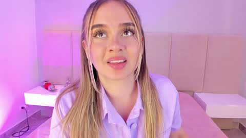 Snapshot of sofia_pamela chatting on December 24, 8:49 pm SOFIA PAMELA online show from December 24, 8:49 pm