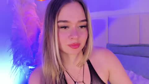 Snapshot of sofia_pamela chatting on March 1, 1:22 am SOFIA PAMELA online show from March 1, 1:22 am